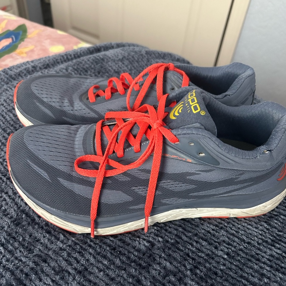 Topo Women’s Magnifly 3 Iris Coral Low Trainer Road Running Shoes Size 9.5